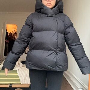 Aritzia Babaton duvet Black Puffer Jacket LARGE